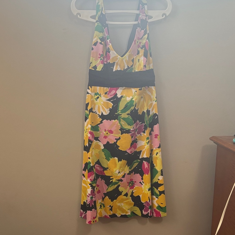 B. Smart Vibrant Floral Backless Dress - Black, Yellow, Pink